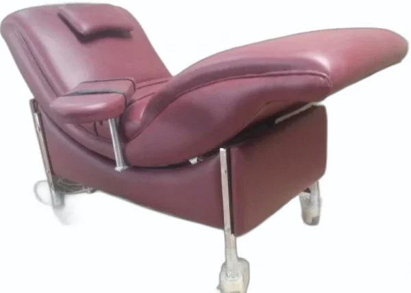 Electric Blood Donor Couch - Image 3